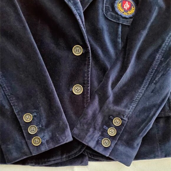 A & F Girls Velvet Embroidered Crest Navy Blazer Jacket Sz M Collegiate Preppy - Picture 4 of 10